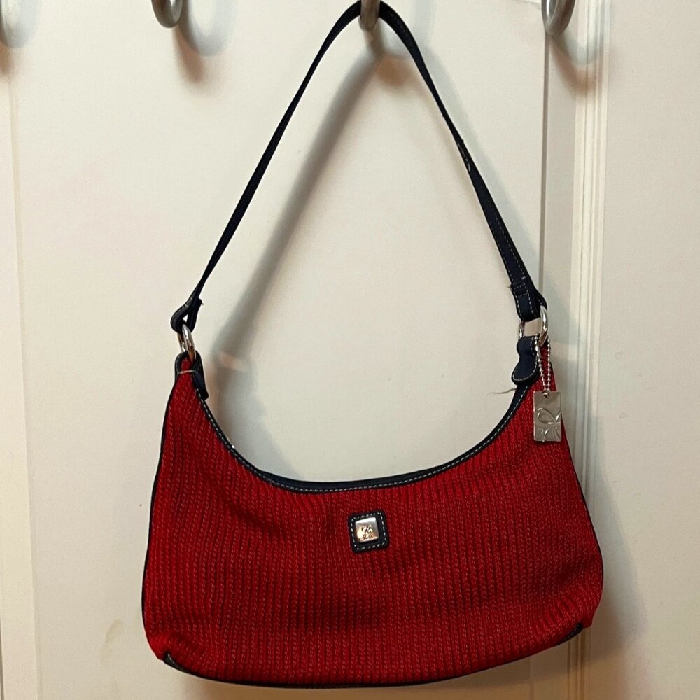 Lina crochet/knit sachel bag with Vinyl strap and bottom.  Red/Black